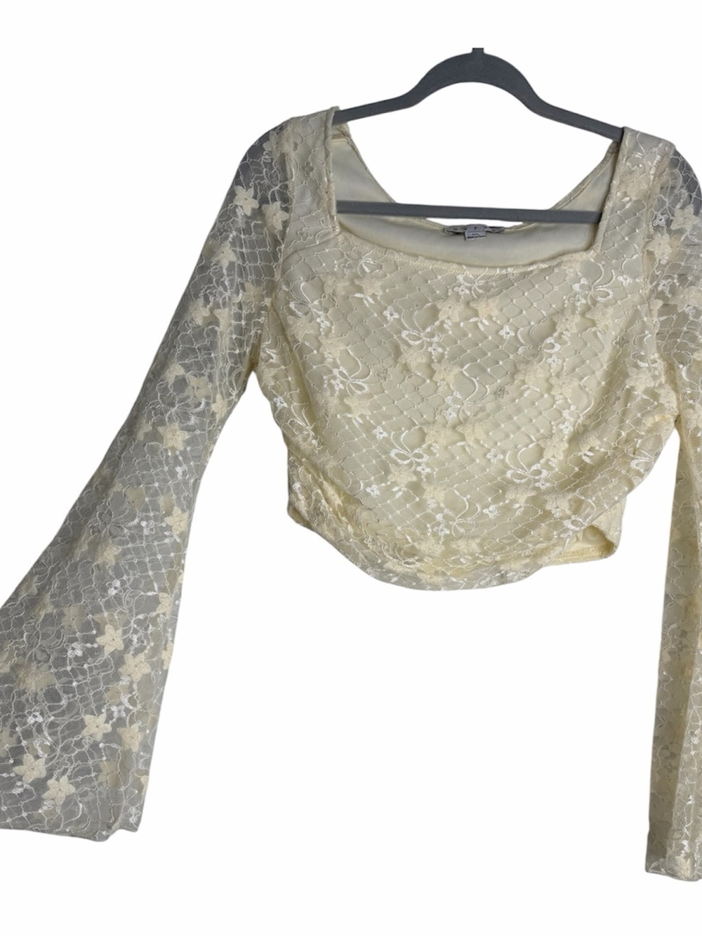 HYFVE Lace Bell Sleeve Floral Crop Top Cream/Beige Size XL Boho, Fairycore, Y2K